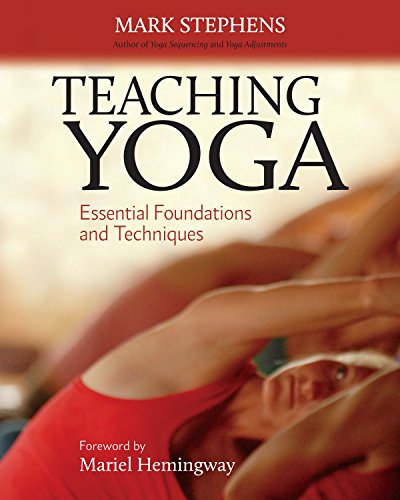 Product Cover Teaching Yoga: Essential Foundations and Techniques