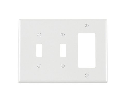 Product Cover Leviton PJ226-W 3-Gang 2-Toggle 1-Decora/GFCI Combination Wallplate, Midway Size, White
