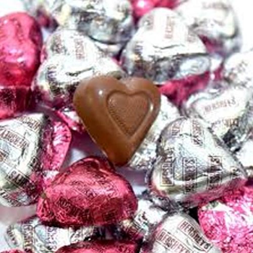 Product Cover Hershey's Valentine's Extra Creamy Milk Chocolate Hearts, 30 Ounce