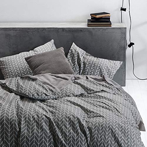 Product Cover Wake In Cloud - Gray Chevron Duvet Cover Set, 100% Cotton Bedding, Zig Zag Geometric Modern Pattern Printed on Grey, with Zipper Closure (3pcs, Full Size)