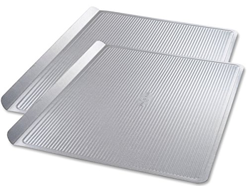 Product Cover USA Pan Bakeware Cookie Sheet, Warp Resistant Nonstick Baking Pan, Made in The USA from Aluminized Steel, Large Set of 2