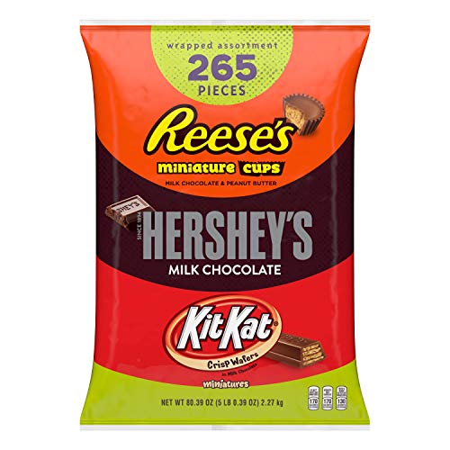 Product Cover HERSHEY'S Halloween Candy, Variety Mix, Bulk Chocolate Candy , HERSHEY'S, REESE'S, and KIT KAT, 265 Pieces, 5 Pounds