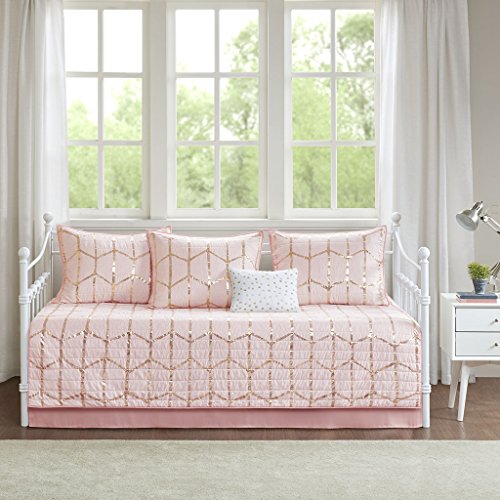 Product Cover Intelligent Design Raina Metallic Printed Reversible Ultra Soft Microfiber 6 Piece Quilt Coverlet Bedspread Bedding Set, Daybed Size, Blush