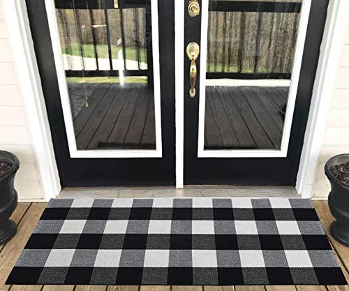 Product Cover Levinis Buffalo Plaid Rug Outdoor - Retro Farmhouse Tartan Checkered Plaid Rug Black and White Hand-Woven Washable Floor Rugs for Kitchen/Bathroom/Entry Way/Laundry Room, 23.6'' x 51.2''