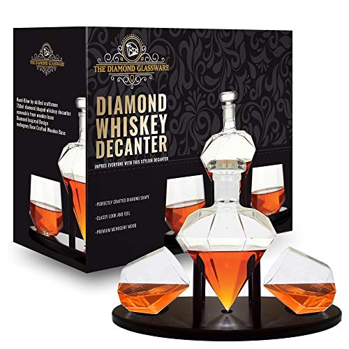 Product Cover Whiskey Decanter Diamond shaped With 2 Diamond Glasses & Mahogany Wooden Holder - Elegant Handcrafted Crafted Glass Decanter For Liquor, Scotch, Rum, Bourbon, Vodka, Tequila - Great Gift Idea - 750ml