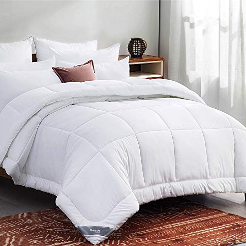 Product Cover Bedsure White Down Alternative Comforter Queen- All-Season Quilted Comforter Duvet Insert with Corner Tabs - 300GSM Plush Microfiber Fill - Machine Washable